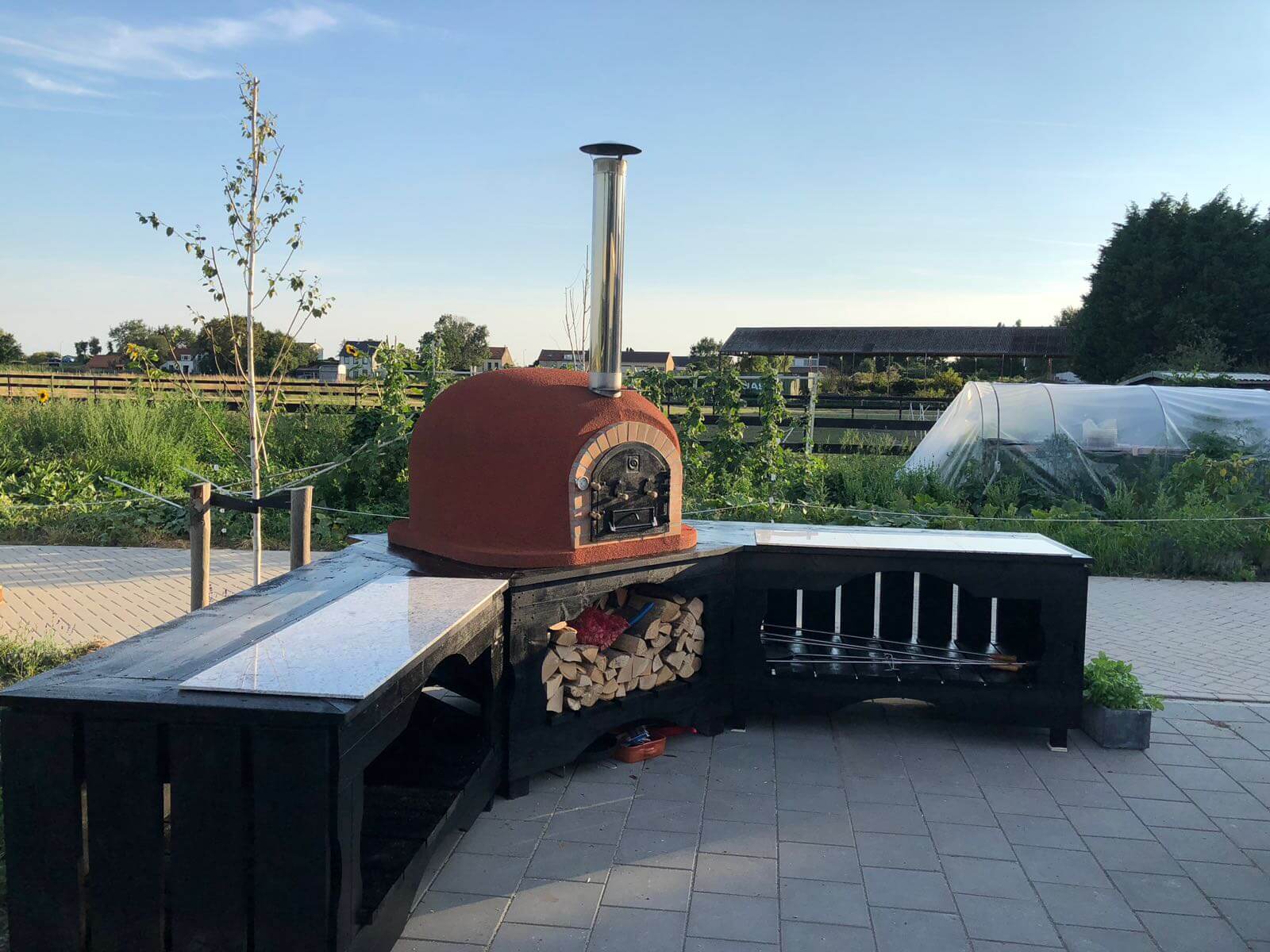 pizza oven buitenkeuken