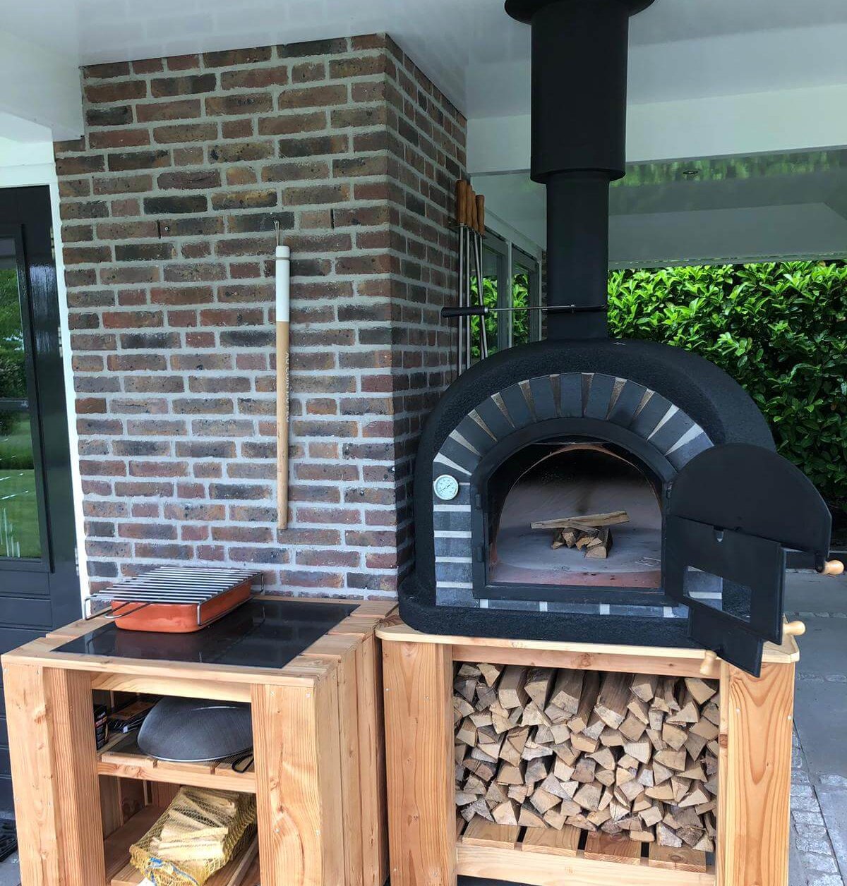 Geïsoleerde pizza oven